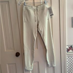 Lululemon engineered warmth joggers